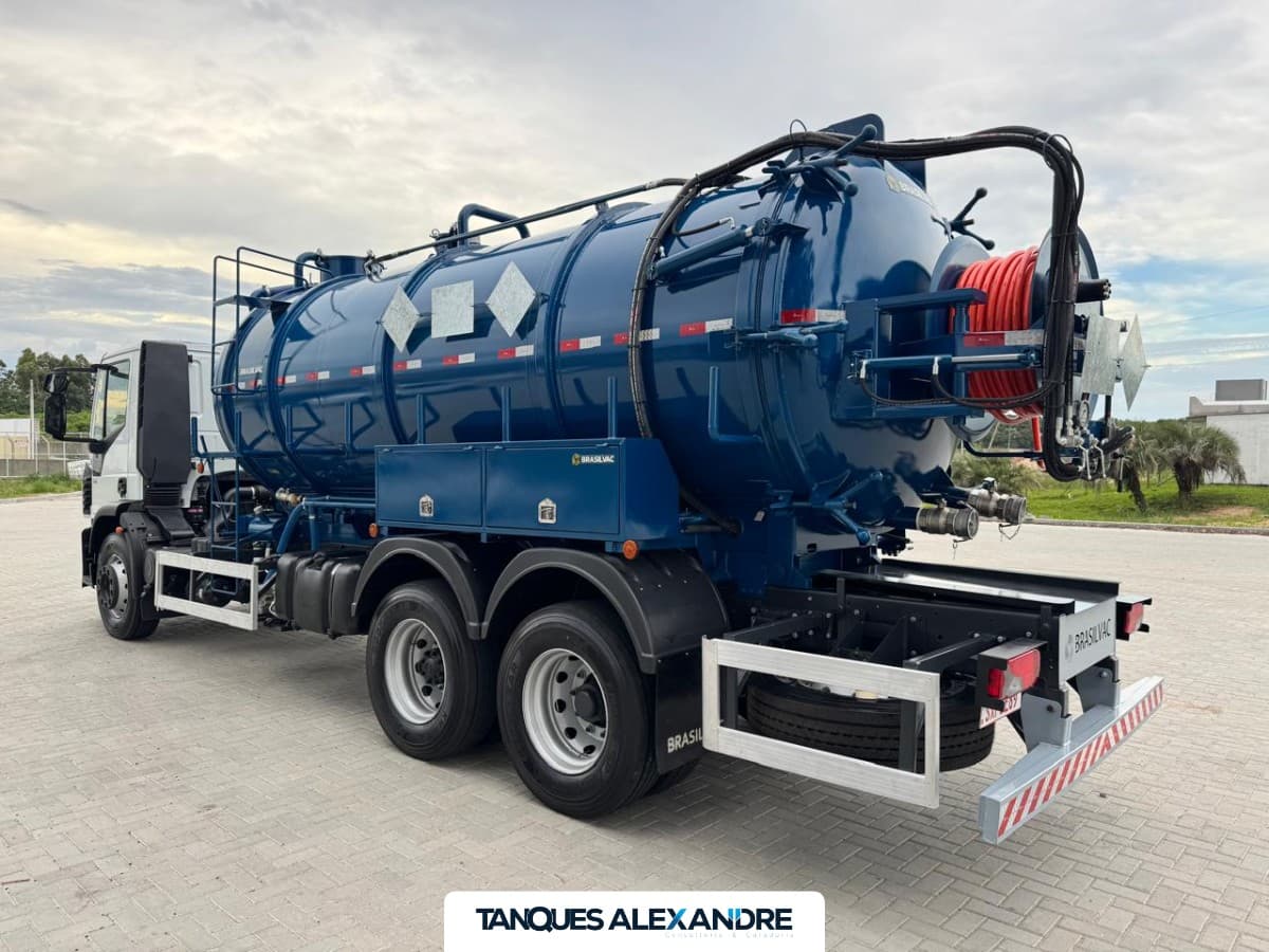 Equipamento combinado vácuo hidrojato para desentupidoras